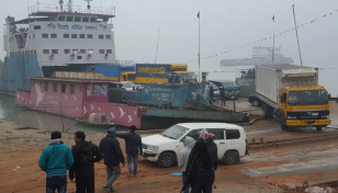 Fog disrupts Daulatdia-Paturia ferry services 