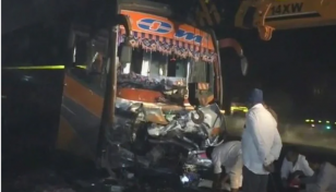 9 dead in Bus, SUV crash in India 