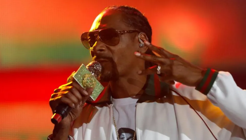 Snoop Dogg acquires Death Row Records