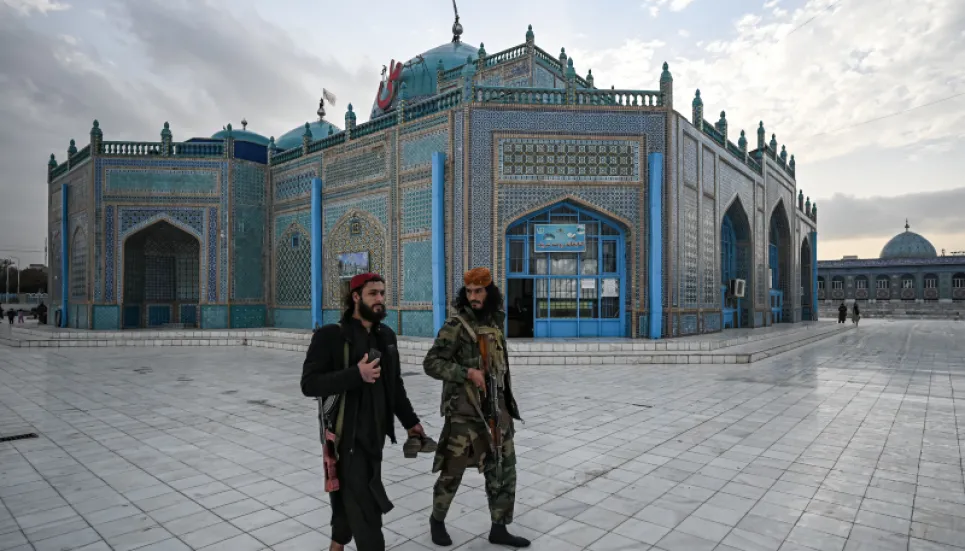 Afghan agents pour 3,000 litres of liquor into Kabul canal