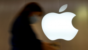 Apple becomes first company to hit $3 trillion market value, then slips