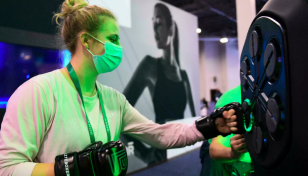 Pandemic fuels online exercise boom