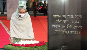 PM pays homage to Bangabandhu on Homecoming Day