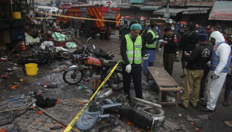 Bomb blast kills 3 people in eastern Pakistan