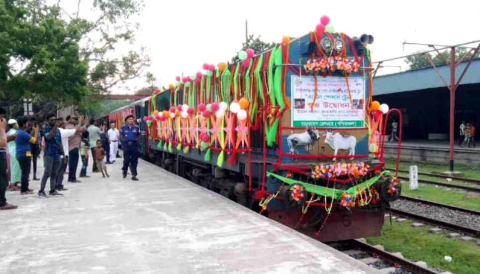 Special cattle train service starts on Chapainawabganj-Dhaka route