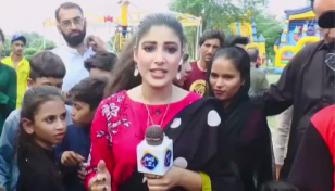 Pakistani reporter slaps boy on live TV