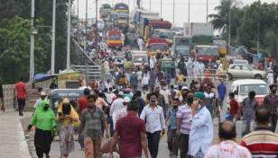 Over 6.5m mobile phone users left Dhaka during Eid