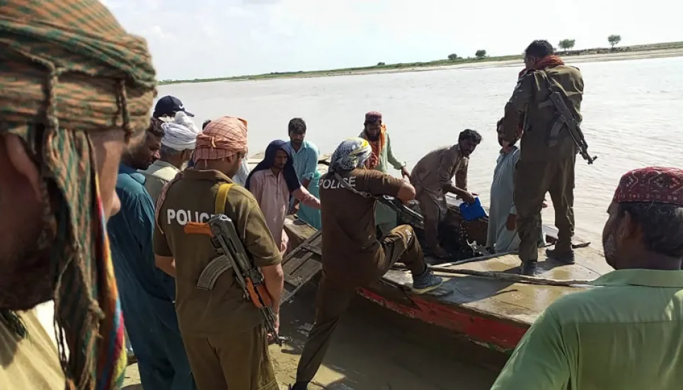 At least 20 die after boat capsizes in Pakistan