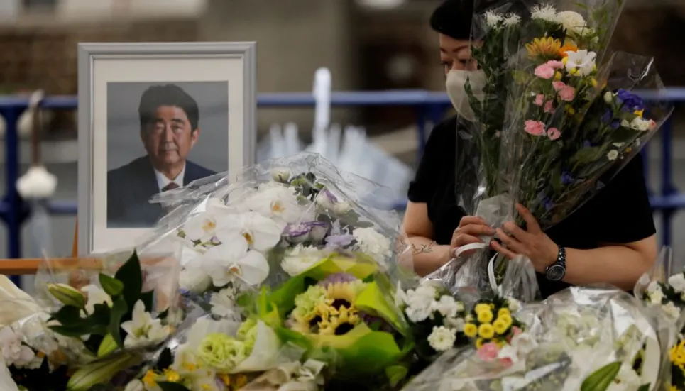 The 2.5 seconds that sealed Shinzo Abe's fatal security lapses