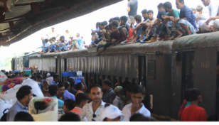 No more travelling on train roofs in Bangladesh