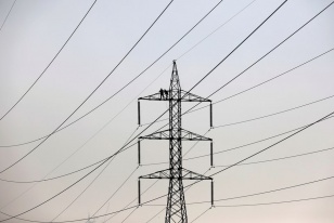 Pakistan raises power prices amid energy crisis