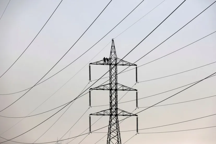 Pakistan raises power prices amid energy crisis