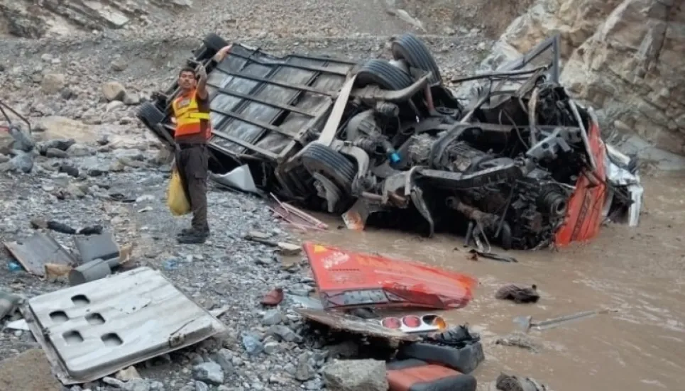 19 die in Pakistan bus crash