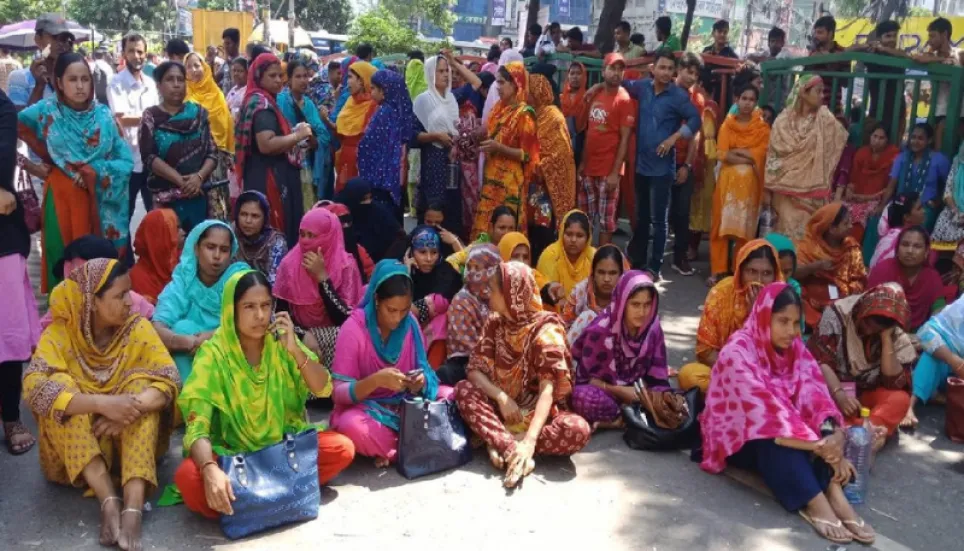 RMG workers block roads in Dhaka demanding wage hike
