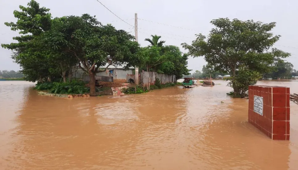 Flash flood leaves 20,000 people marooned in Kurigram 