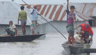 1 lakh stranded as flood situation worsens further in Kurigram