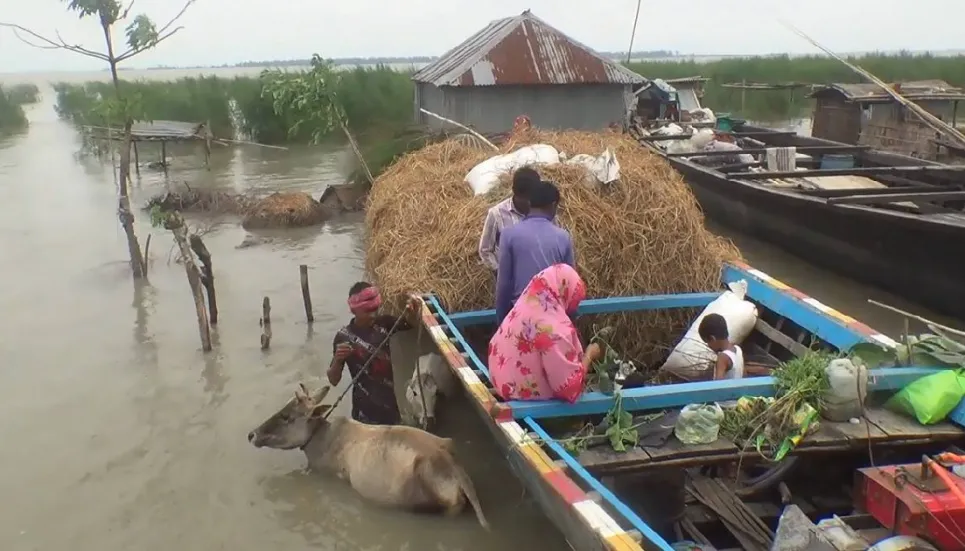 Floods hit 70 upazilas in 12 districts, 2 killed