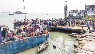 Ferry services resume on Shimulia-Majhirkandi route after 7hrs