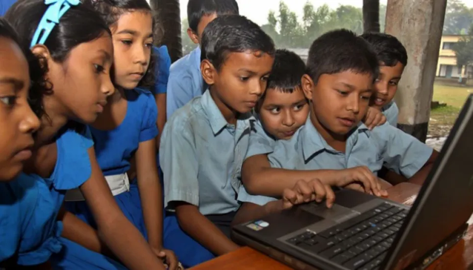 Jabbar for ensuring digital connectivity in country's education system