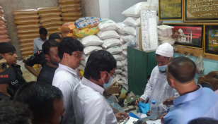 3 Jatrabari traders fined Tk 1.50 lakh for hoarding soybean oil