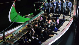 Navy detains 28 Malaysia-bound Rohingyas from Bay