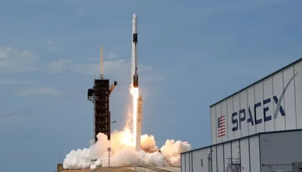 SpaceX aims to raise $1.7 billion