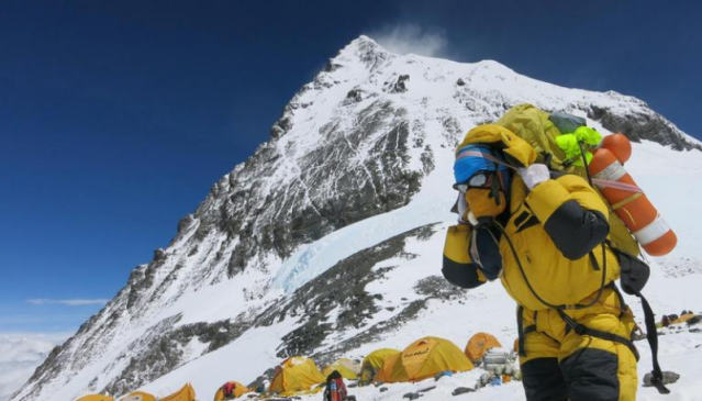 Russian Climber Dies On Mount Everest - The Business Post