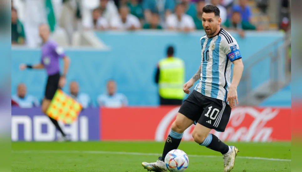 Messi takes centre stage at World Cup, France make bow