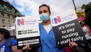 UK nurses stage unprecedented walkout