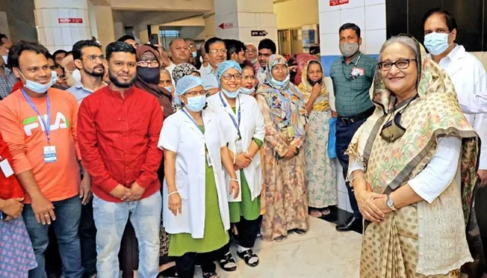 PM purchases Tk10 ticket for eye check-up at NIO