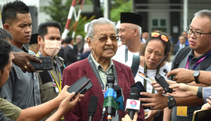 Malaysia's Mahathir seeks re-election