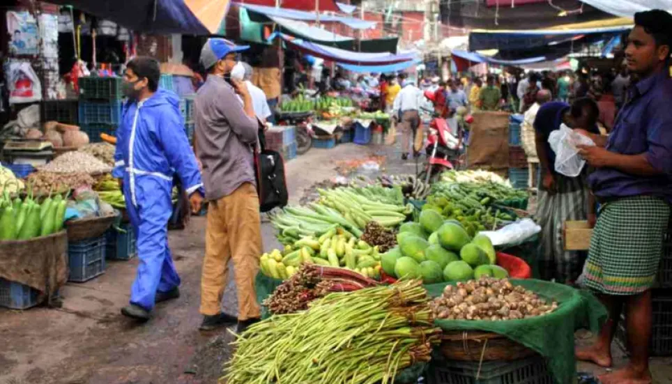 Trading suspended in Ctg's Khatunganj wholesale market over worker's death