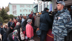 Pro-Russian authorities tell Kherson residents to leave 'immediately'