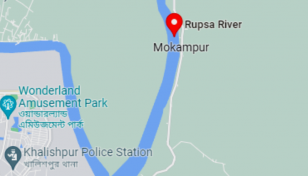 Man goes missing as bulkhead hits trawler in Rupsha River