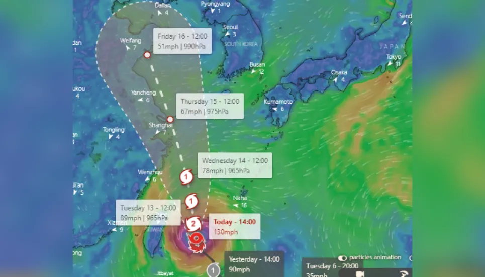 Very strong Typhoon Muifa approaches Japan southern islands