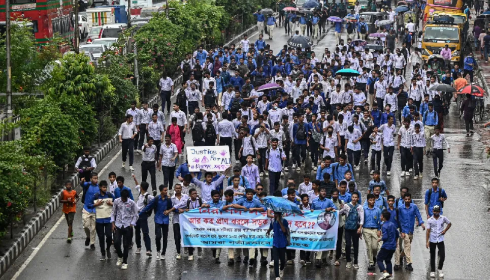 Students block Dhaka’s key intersections demanding safer roads