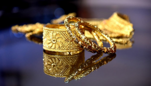 Gold price goes down again, drops to Tk 82,348 a bhori