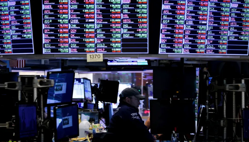 World markets plunge on growing recession fears