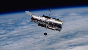NASA, SpaceX to study ways to boost orbit of Hubble telescope