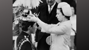 Elizabeth II: Trouble, strife and family life