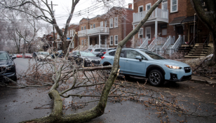 800k lose power as freezing rain hits Ontario, Quebec