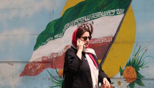 Iran police begin crackdown on headscarf violators