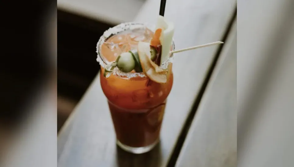 Waitress puts her own blood in cocktail at Japan cafe