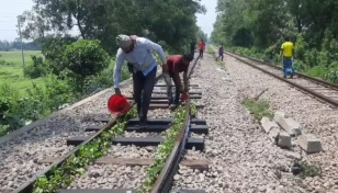 Bent tracks in B’baria snap rail communication