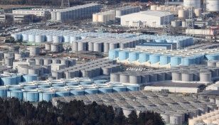 4 Japan nuclear plant workers splashed with wastewater