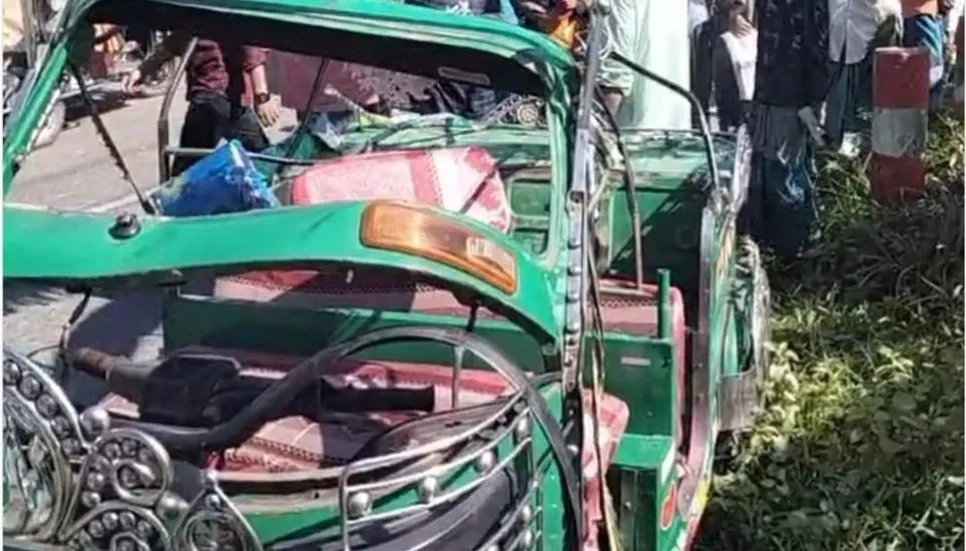 CNG-truck collision kills mother, daughter in Noakhali