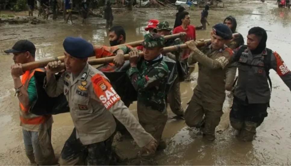 10 still missing after Indonesia landslide, flash floods