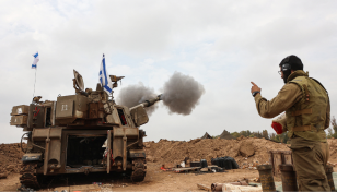 Israeli troops battle Hamas militants in southern Gaza