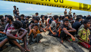 Thousands of Rohingya gather along border seeking refuge