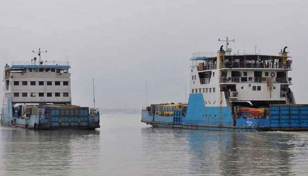 Ferry services on Arich-Kazirhat route resumes after 9hrs